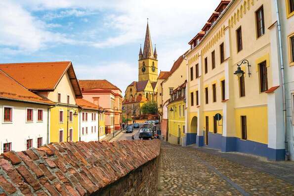 Descopera cele mai frumoase locuri de vizitat in Sibiu si alege cea mai buna cazare la munte in Sibiu!